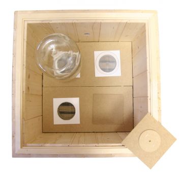 Podložka pod krmítko s prosakovacím víčkem