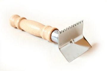 Škrabka BE-EQ® na čištění kovových mřížek 2/-