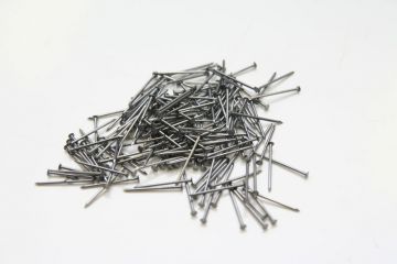 Hřebíky kovové 25x1,2 pro mezerníky 100 g