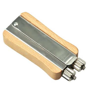 Napínák drátku - zvlňovač s dřevěnou rukojetí