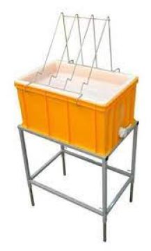 Stůl odvíčkovací plast/kov