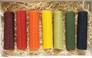 Dárek se svíčkami, motané válce, barevné